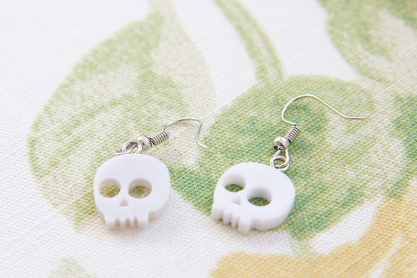 Skull earrings by StickerKitten